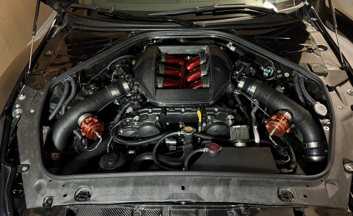 Used 2012 Nissan GT-R Black Edition AWD/4WD image 16