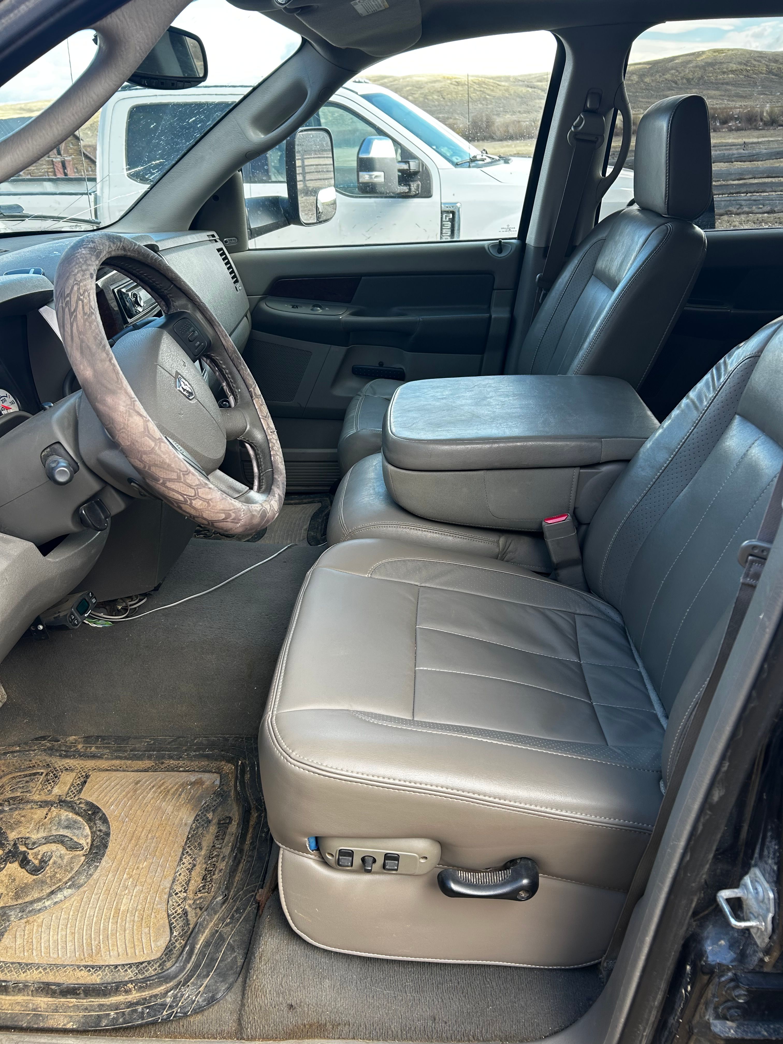 Used 2009 Dodge Ram 3500 Truck Laramie AWD/4WD image 6