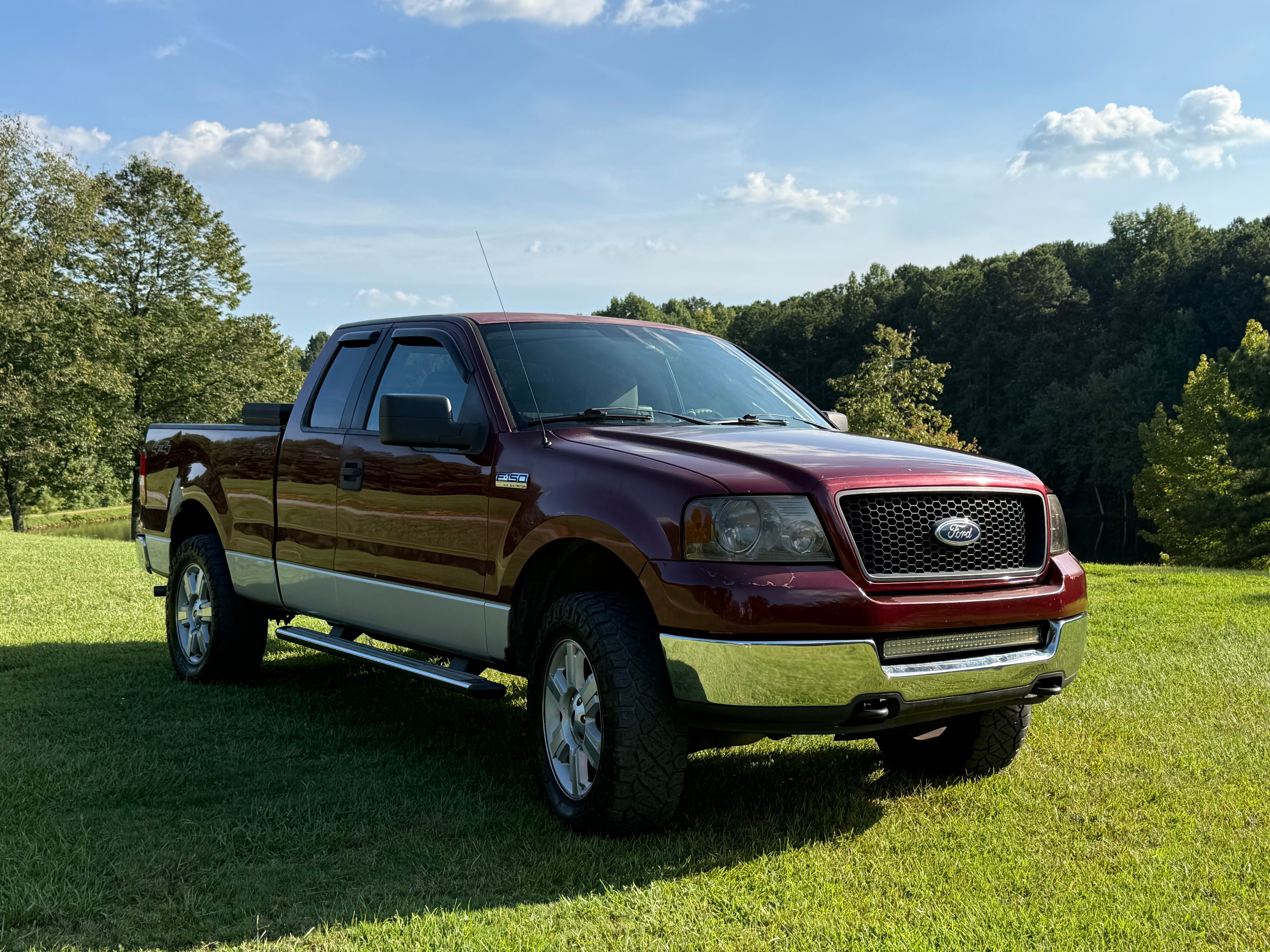 Used 2005 Ford F150 XLT AWD/4WD image 1