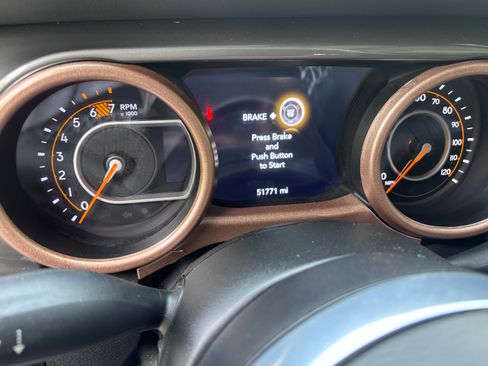 Used 2023 Jeep Wrangler Unlimited Sahara w/ Cold Weather Group AWD/4WD image 15