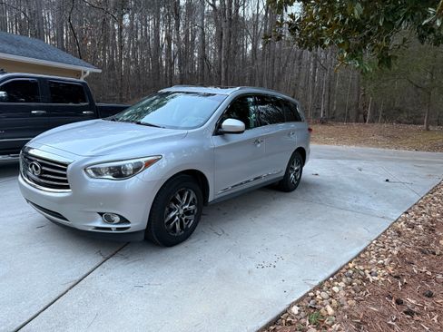 Used 2013 INFINITI JX35 AWD w/ Premium Pkg image 4