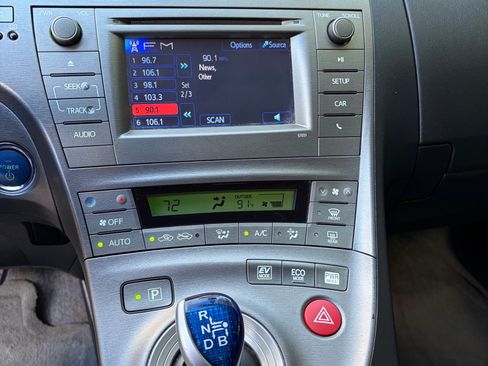 Used 2012 Toyota Prius Two FWD image 7