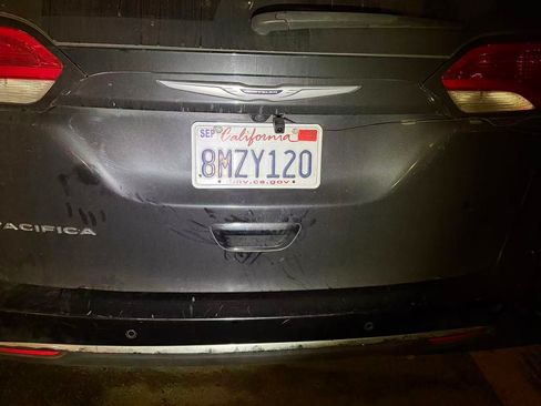 Used 2020 Chrysler Pacifica Touring-L image 6