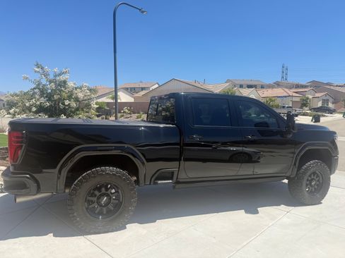 Used 2024 GMC Sierra 2500 Denali w/ Denali Reserve Package AWD/4WD image 2