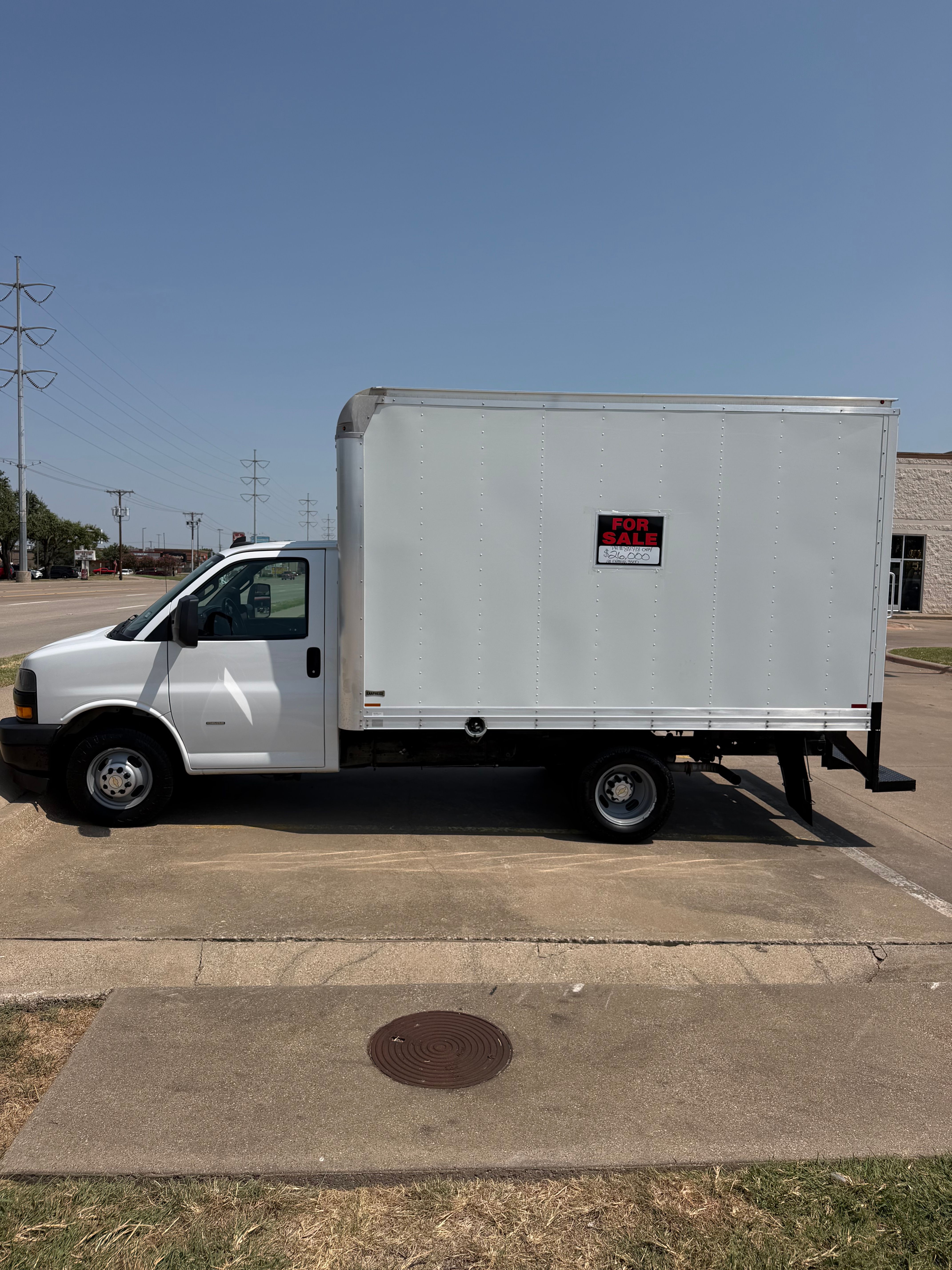 Used 2021 Chevrolet Express 3500 w/ Power Convenience Package RWD image 5