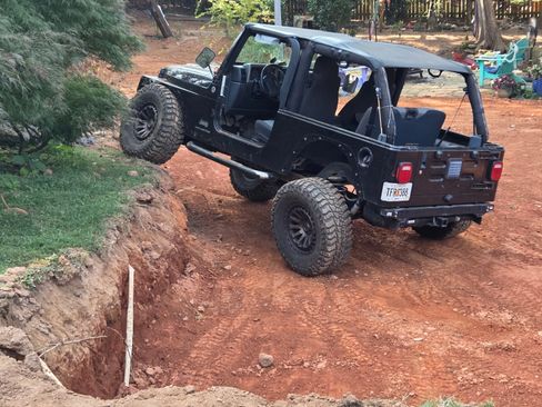 Used 2005 Jeep Wrangler Unlimited image 2