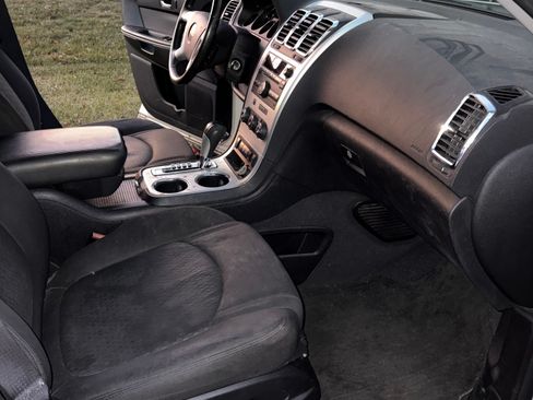 Used 2012 GMC Acadia SLE image 8