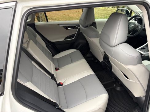 Used 2025 Toyota RAV4 Limited image 9