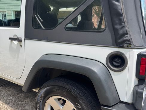 Used 2011 Jeep Wrangler Sport AWD/4WD image 9