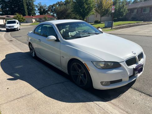 Used 2008 BMW 335i Convertible image 2
