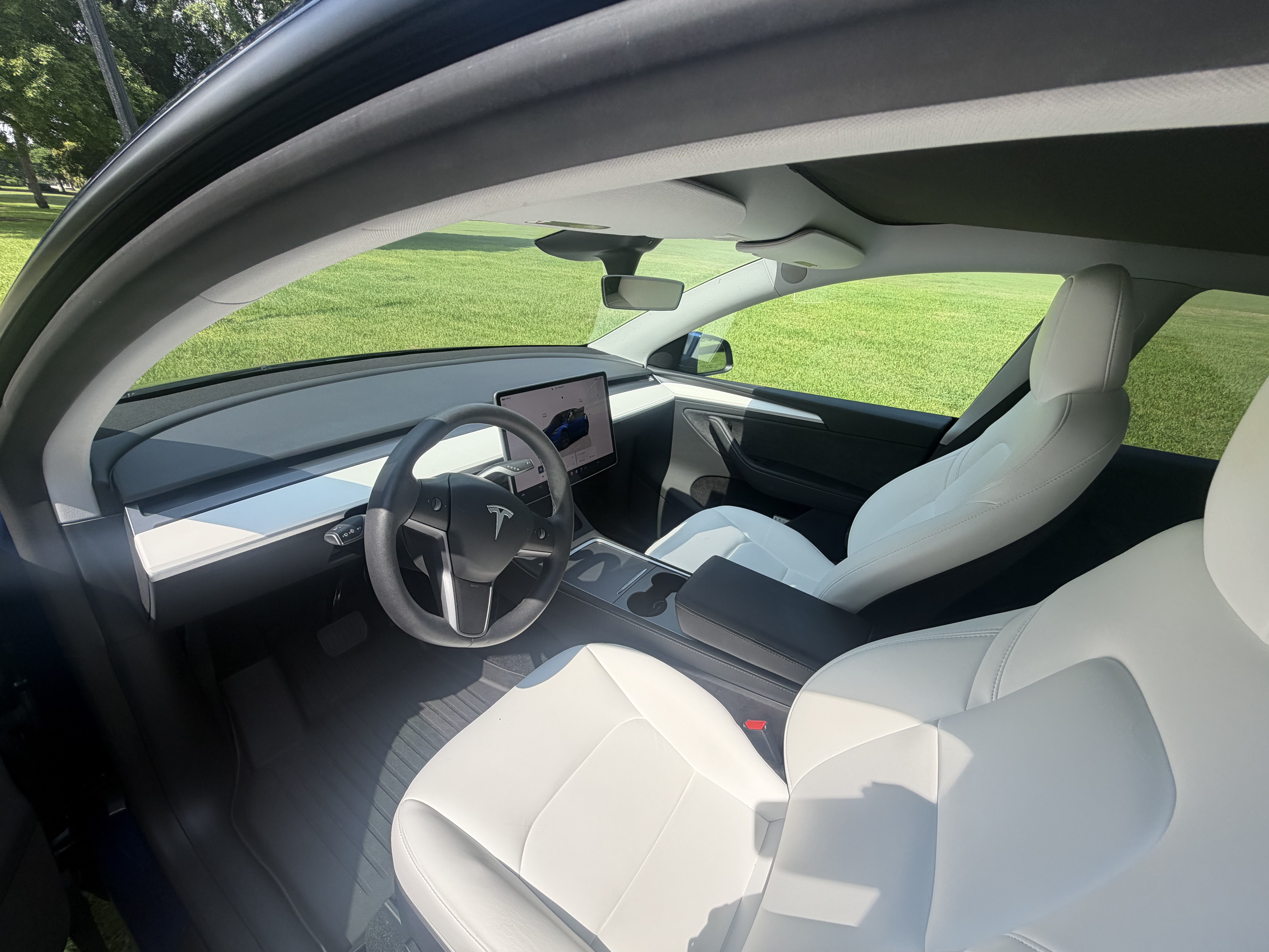 Used 2024 Tesla Model Y Long Range RWD image 8