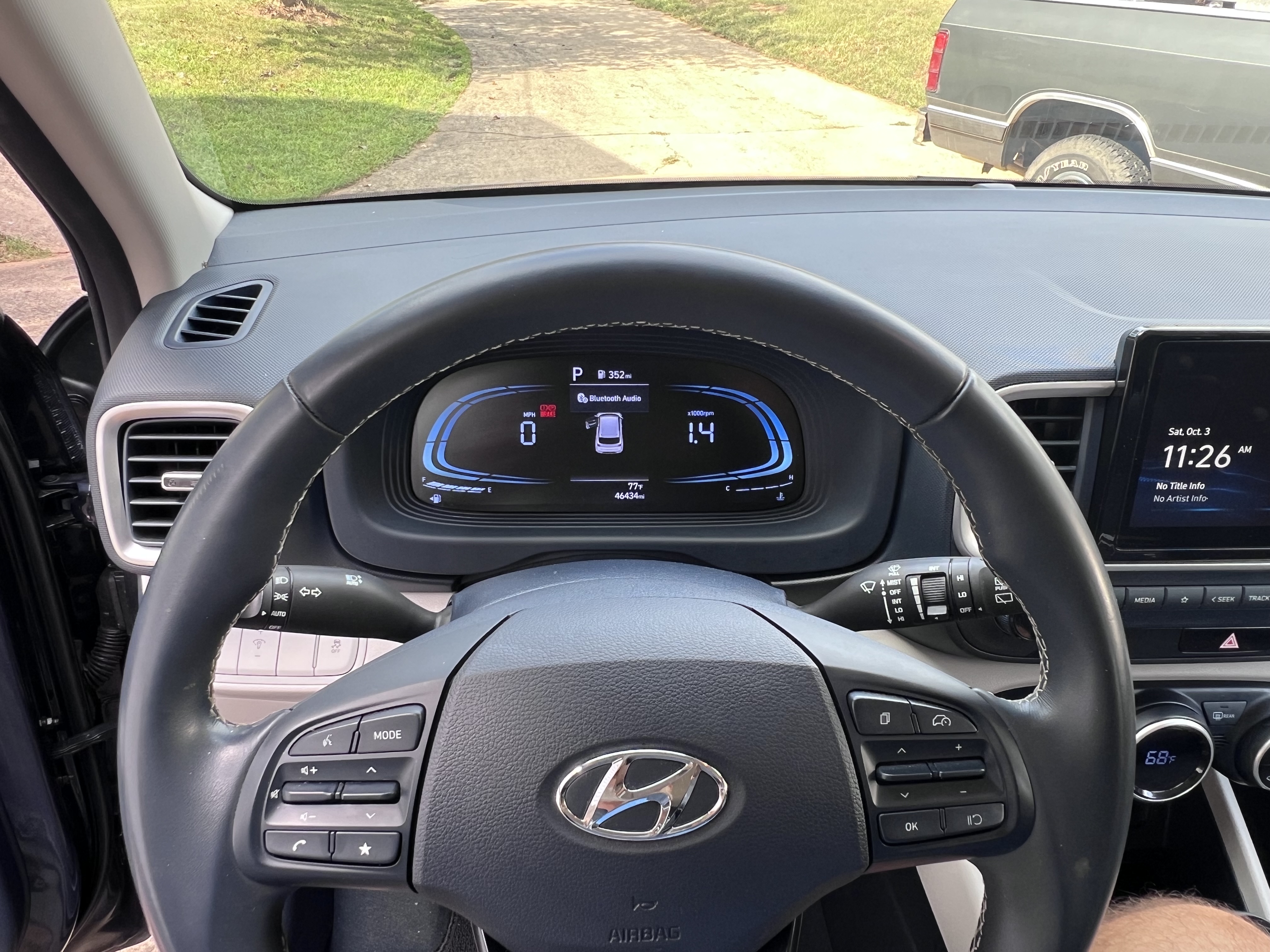 Used 2023 Hyundai Venue Limited w/ Cargo Package FWD image 11