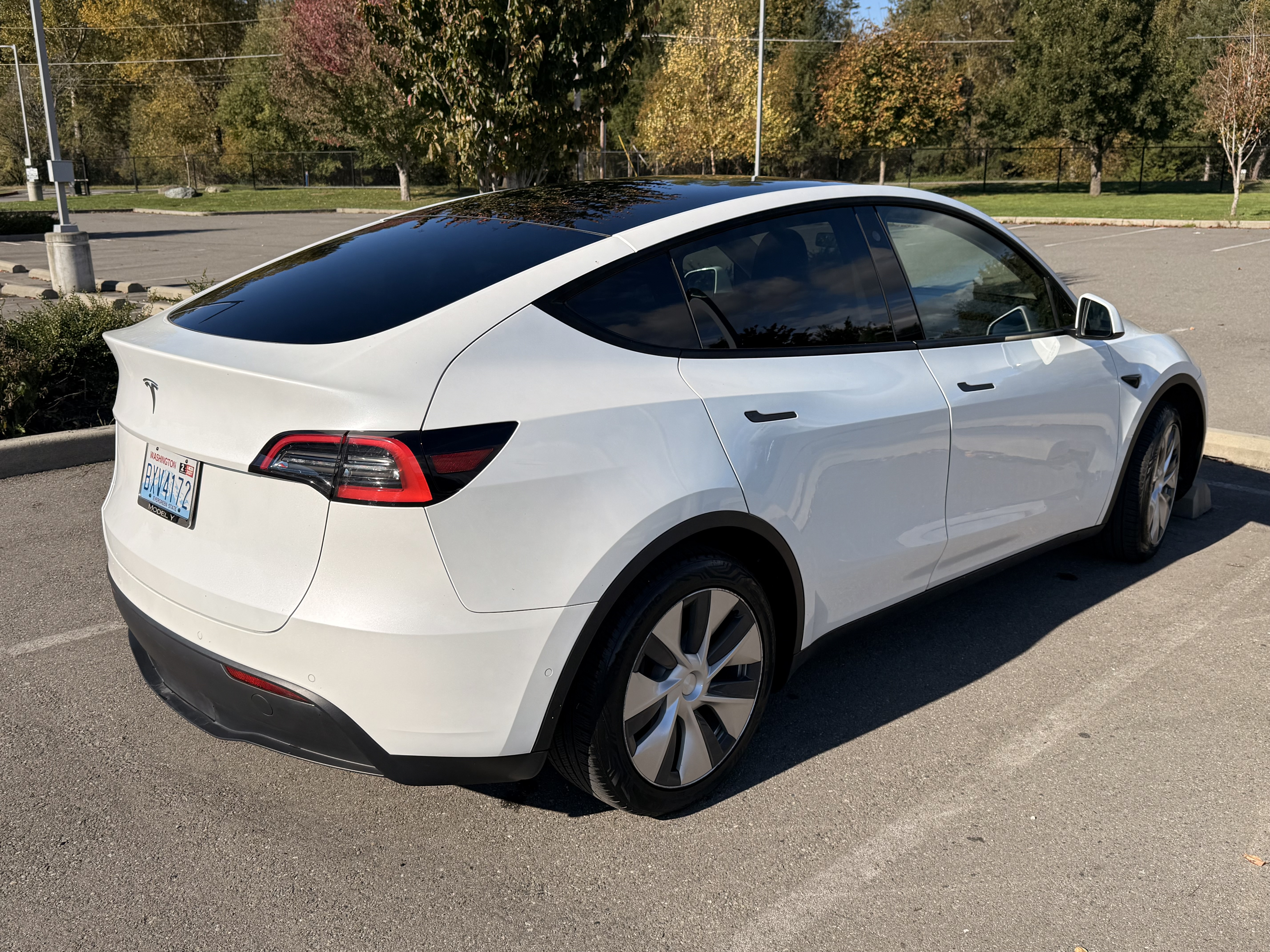 Used 2021 Tesla Model Y 2WD image 9