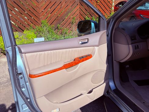 Used 2006 Toyota Sienna XLE image 8