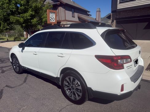 Used 2016 Subaru Outback 3.6R Limited AWD/4WD image 4