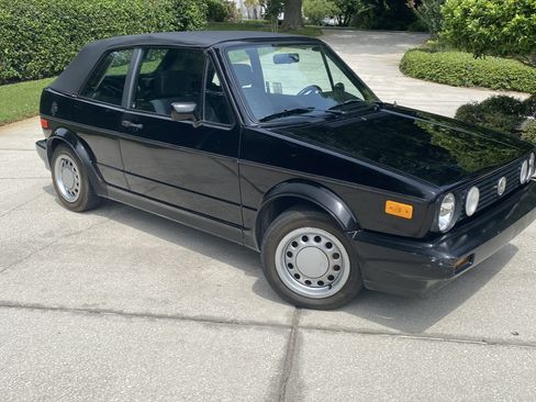 Used 1992 Volkswagen Cabriolet image 2