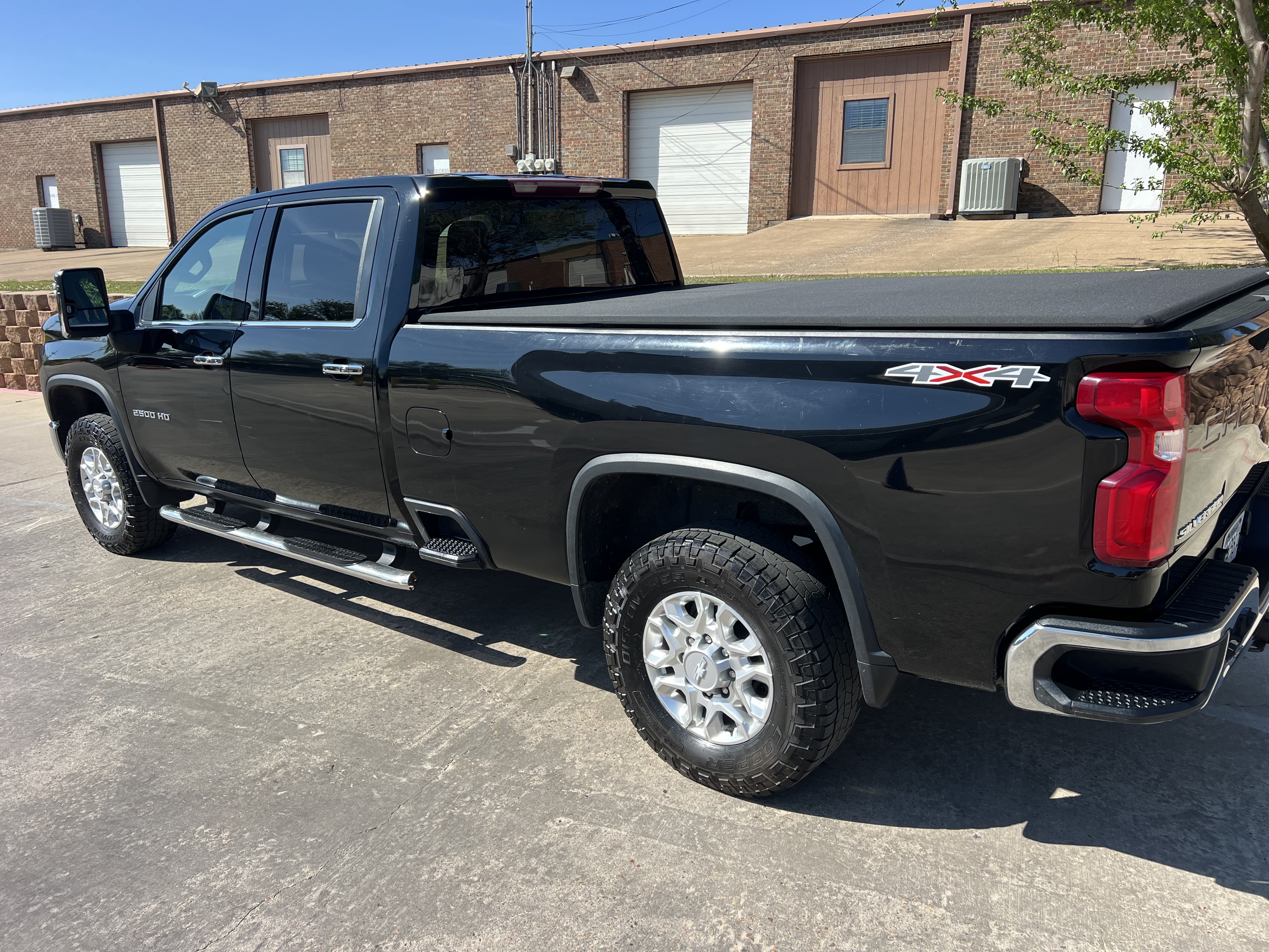 Used 2020 Chevrolet Silverado 2500 LTZ AWD/4WD image 12