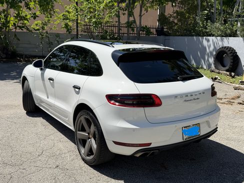 Used 2017 Porsche Macan Turbo image 6