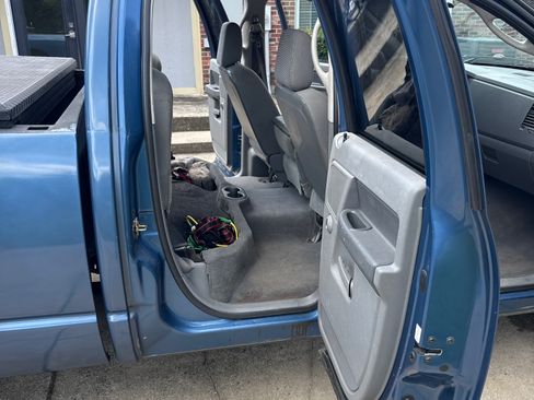 Used 2006 Dodge Ram 1500 Truck SLT image 9