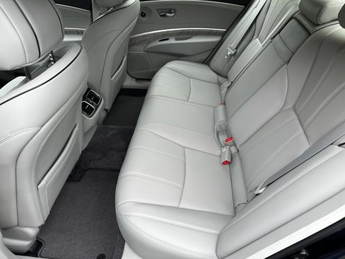 Used 2018 Acura RLX w/ Technology Package FWD image 19
