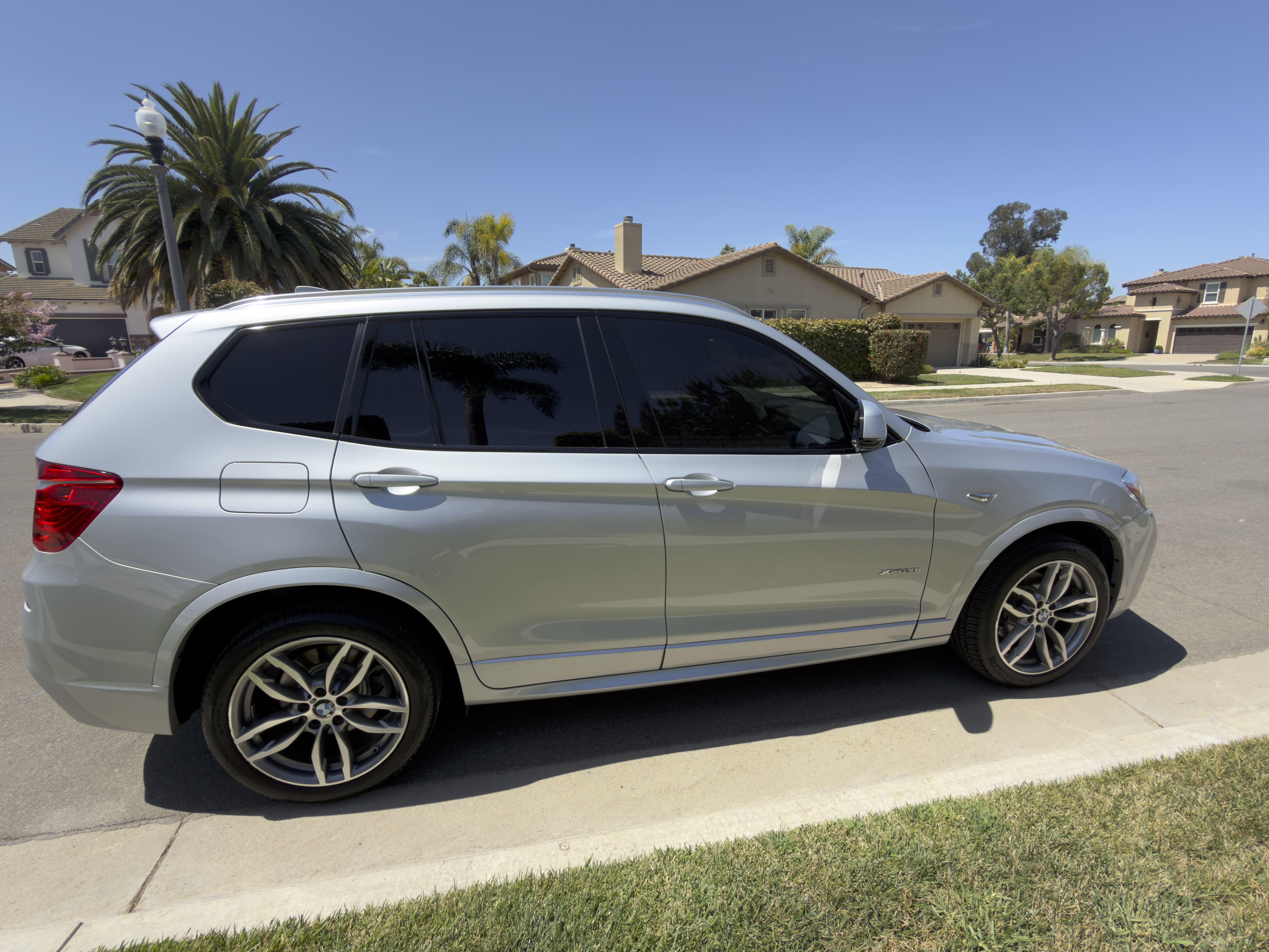 Used 2017 BMW X3 xDrive28i AWD/4WD image 2