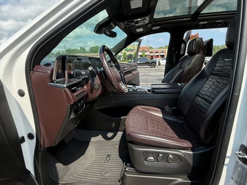 Used 2021 Cadillac Escalade ESV Premium Luxury Platinum w/ Heavy-Duty Trailer Package AWD/4WD image 29