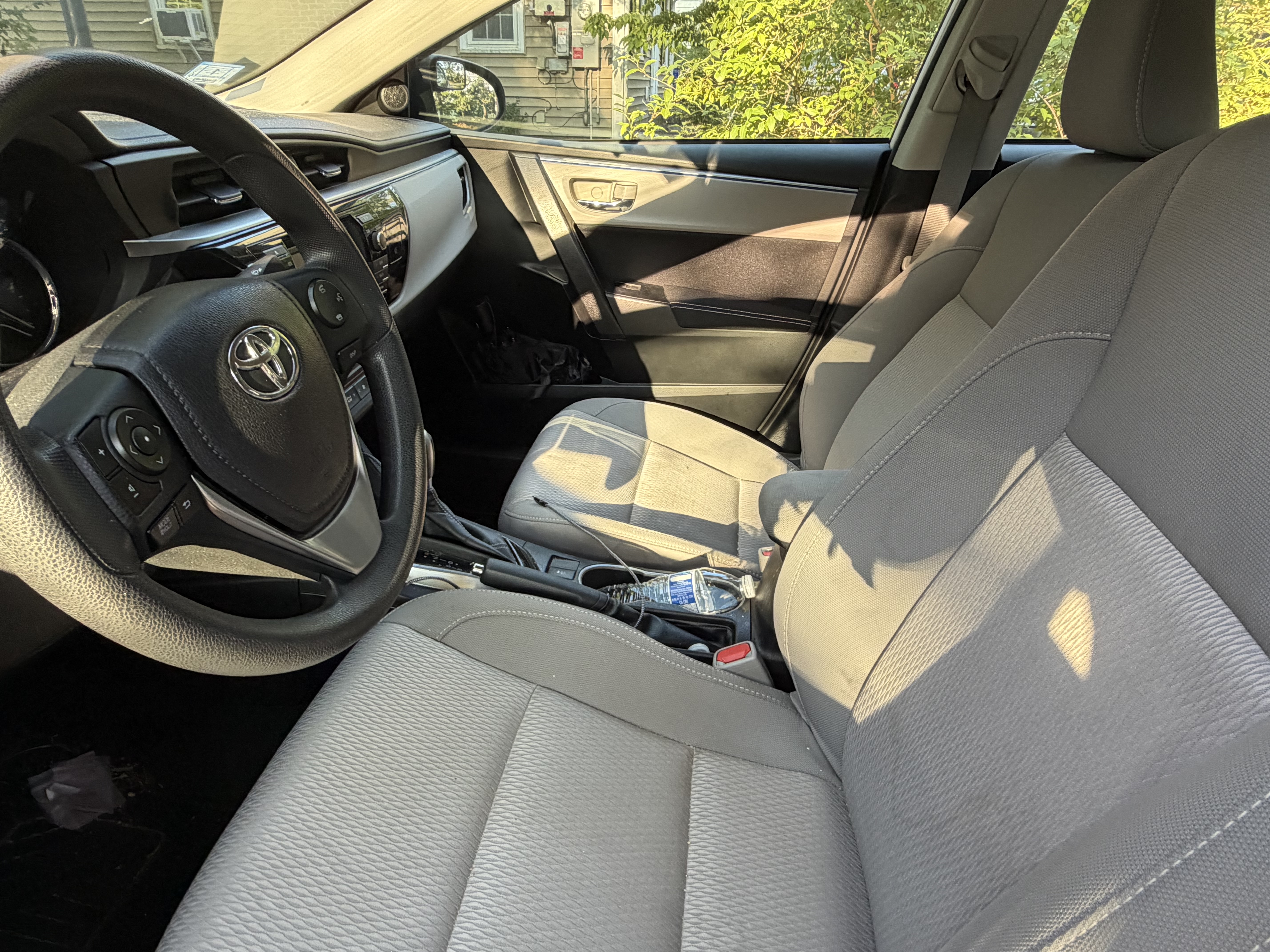Used 2014 Toyota Corolla LE FWD image 6