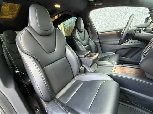 Used 2018 Tesla Model X 75D AWD/4WD image 2