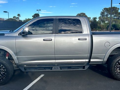 Used 2022 RAM 2500 Laramie AWD/4WD image 1