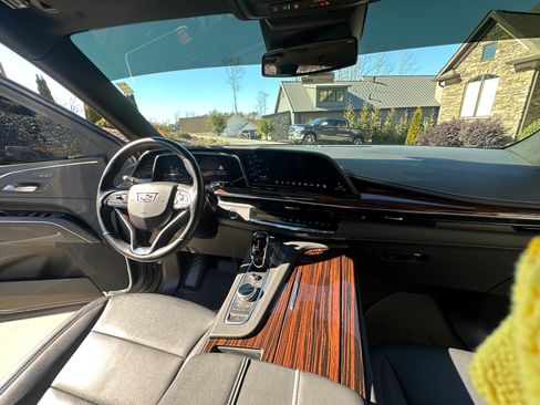 Used 2022 Cadillac Escalade Luxury w/ LPO, Illumination Package image 14