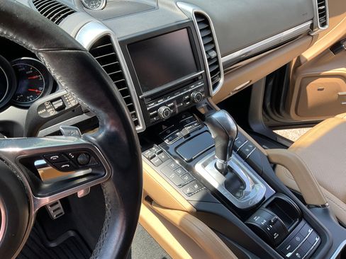 Used 2016 Porsche Cayenne S AWD/4WD image 16
