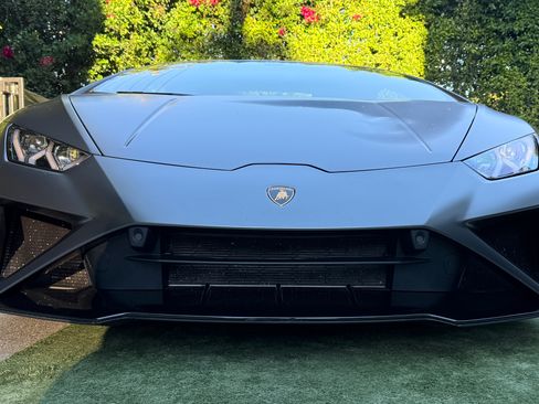 Used 2023 Lamborghini Huracan EVO image 13