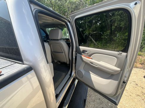 Used 2007 GMC Sierra 3500 SLT w/ Convenience Package AWD/4WD image 12