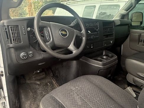 Used 2019 Chevrolet Express 2500 w/ Driver Convenience Package RWD image 6