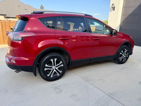 Used 2017 Toyota RAV4 LE w/ Carpet Mat Package AWD/4WD image 5