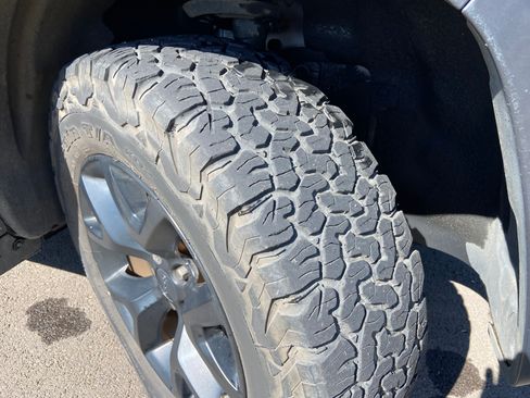 Used 2018 Jeep Cherokee Trailhawk w/ Comfort/Convenience Group AWD/4WD image 28