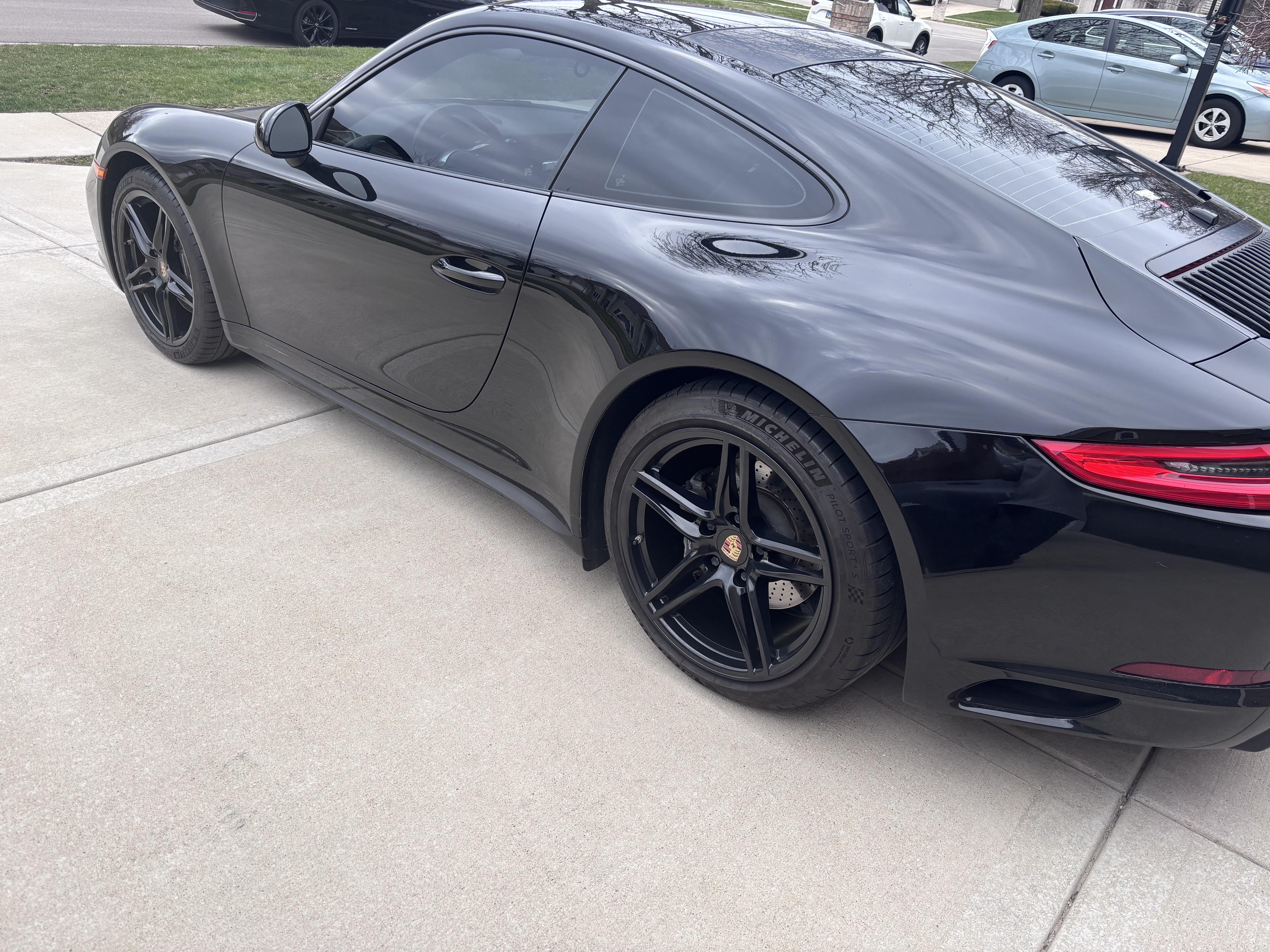 Used 2017 Porsche 911 Carrera 4 AWD/4WD image 6