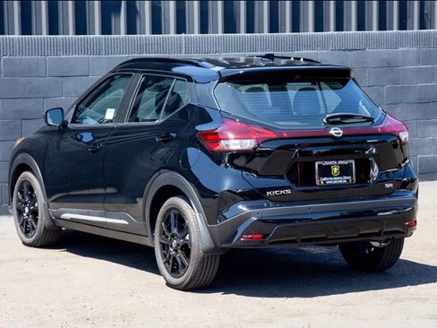 Used 2022 Nissan Kicks SR w/ Premium Package image 10