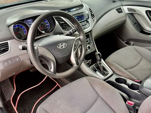 Used 2014 Hyundai Elantra SE image 10