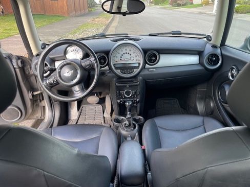 Used 2011 MINI Cooper Hardtop image 12