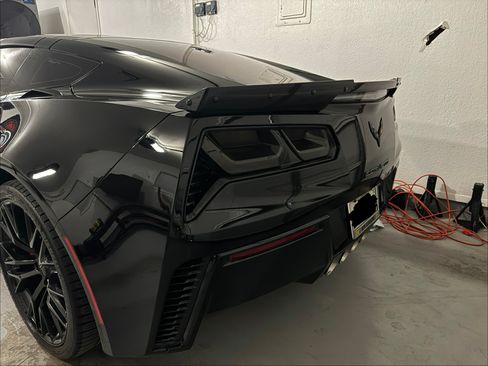 Used 2018 Chevrolet Corvette Z06 RWD image 8