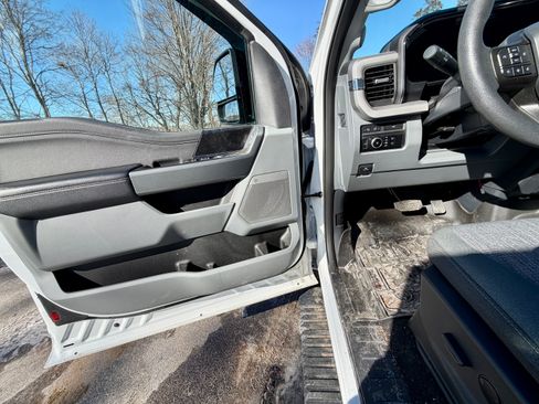 Used 2023 Ford F350 XLT w/ XLT Premium Package image 10
