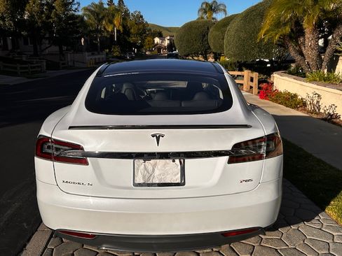 Used 2012 Tesla Model S Signature Performance image 4