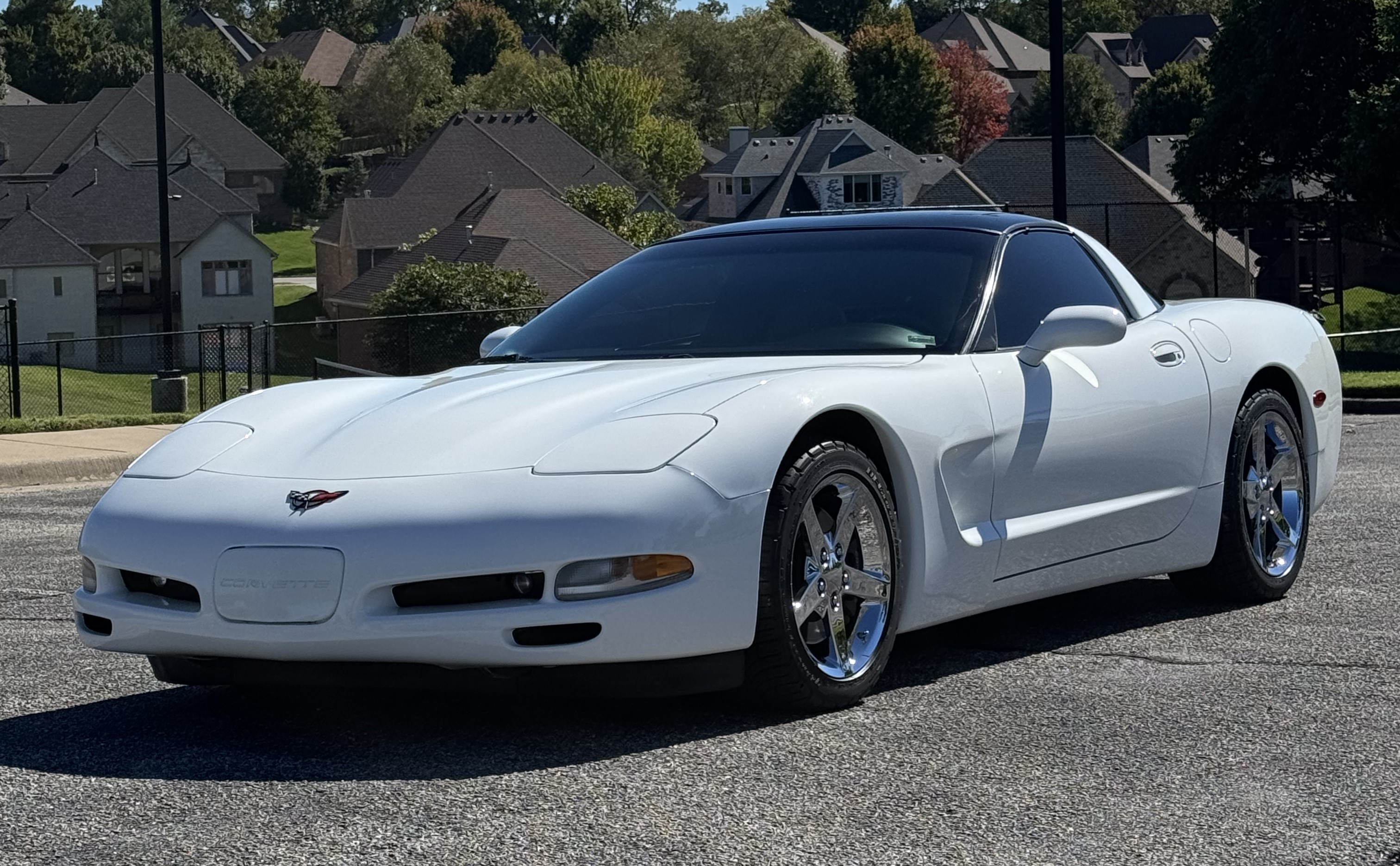 Used 1998 Chevrolet Corvette Coupe RWD image 2