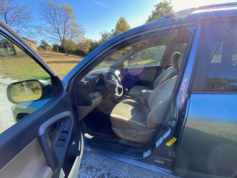 Used 2009 Toyota RAV4 4WD image 8