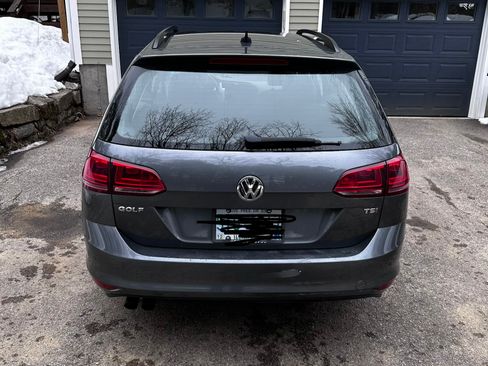 Used 2016 Volkswagen Golf S image 4