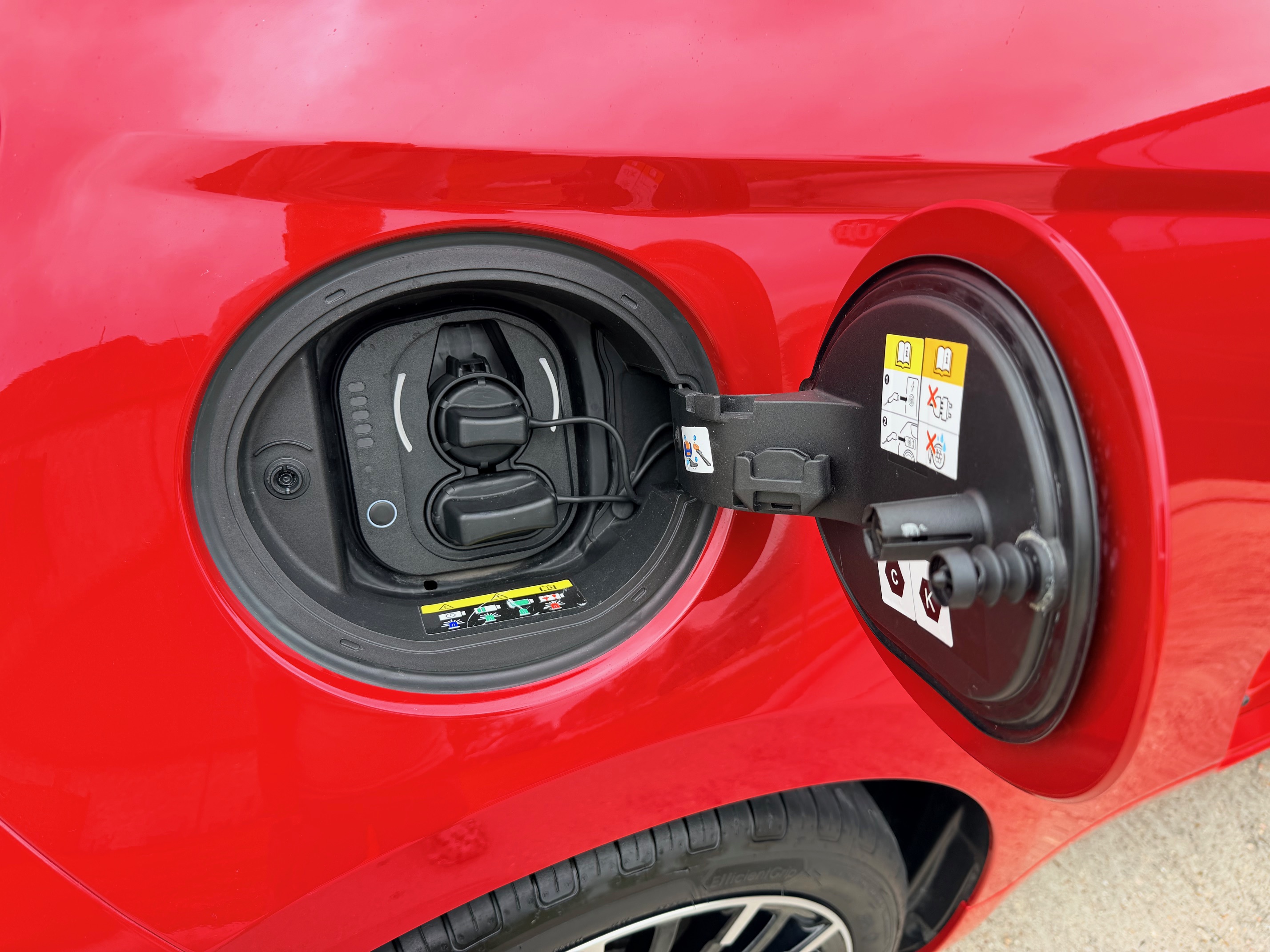 Used 2024 FIAT 500 e (RED) FWD image 12