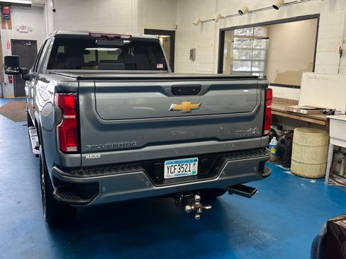 Used 2024 Chevrolet Silverado 3500 High Country w/ High Country Premium Package image 15