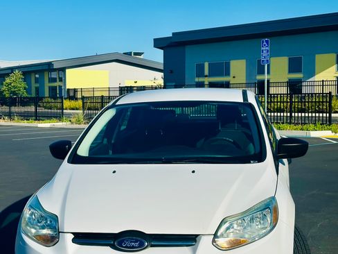 Used 2013 Ford Focus S FWD image 5