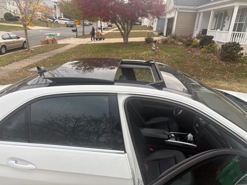 Used 2014 Mercedes-Benz E 350 4MATIC Sedan image 6